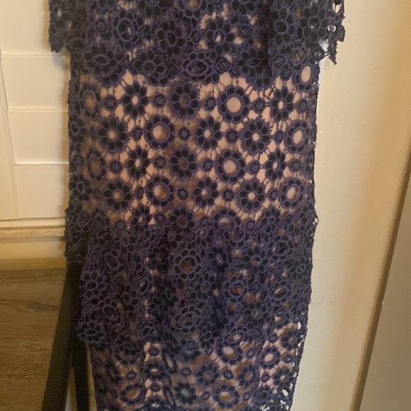 Dress - Picture 4 of 9